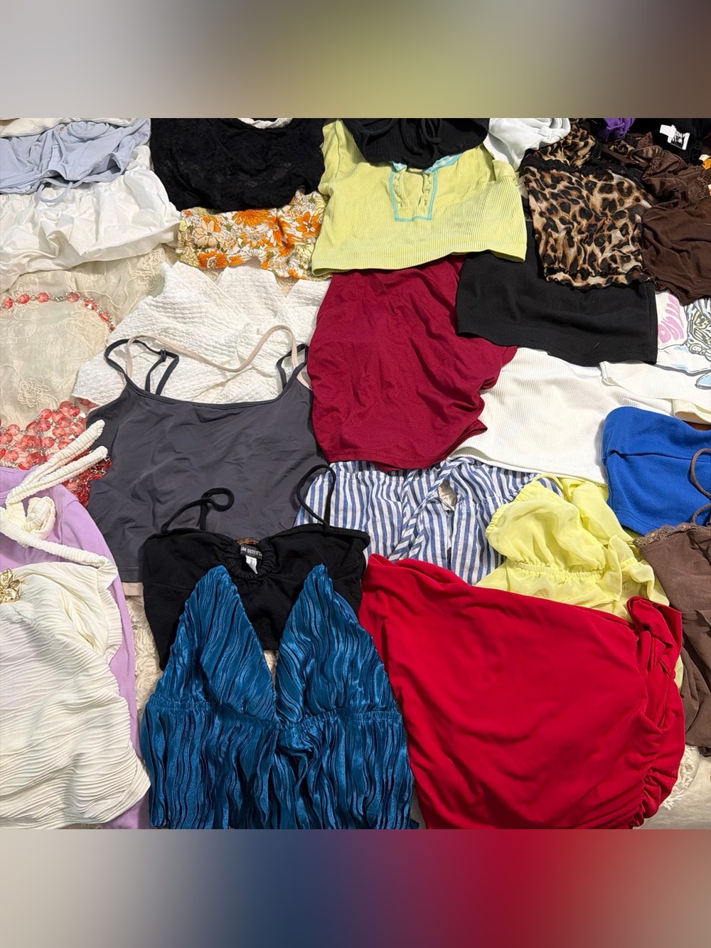 Tops bundle (5-7 pieces) - Picture 2 of 3